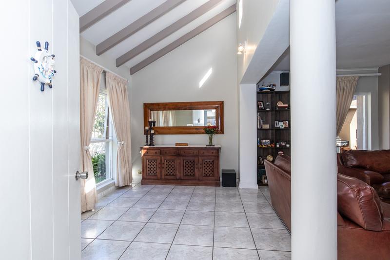 5 Bedroom Property for Sale in Meadowridge Western Cape